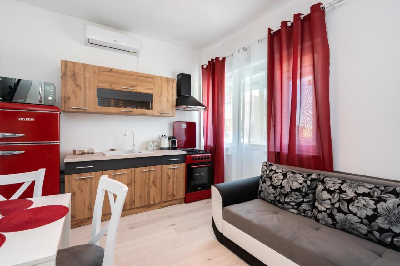 Spacious And Cozy Apartment In Central Bukarest Kültér fotó